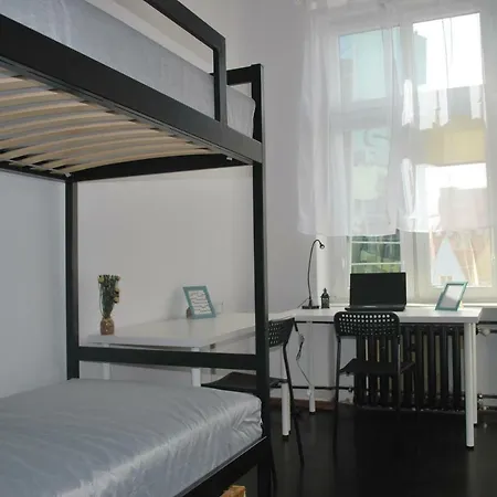 Pokoje W Cichym Mieszkaniu 50m Od Rynku Homestay